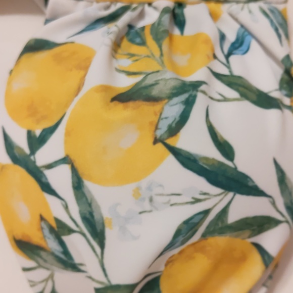 Bikini - Picture 3 of 3